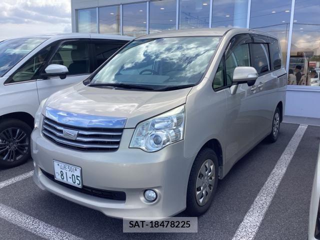 Toyota NOAH 2012-04 8628103-2