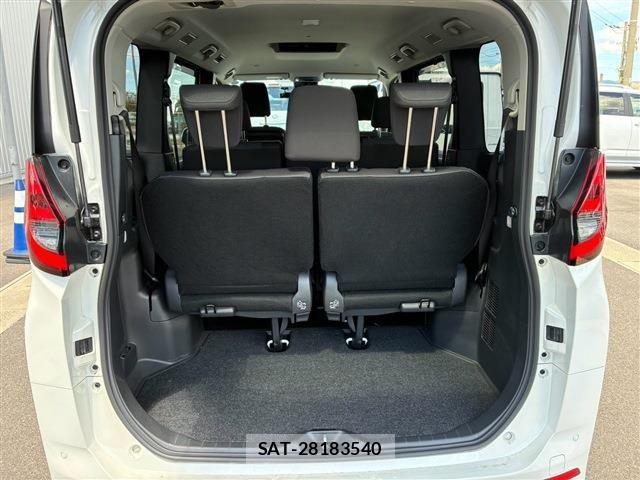 Toyota NOAH 2025-05 8628095-17