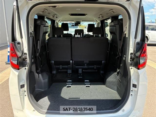Toyota NOAH 2025-05 8628095-18