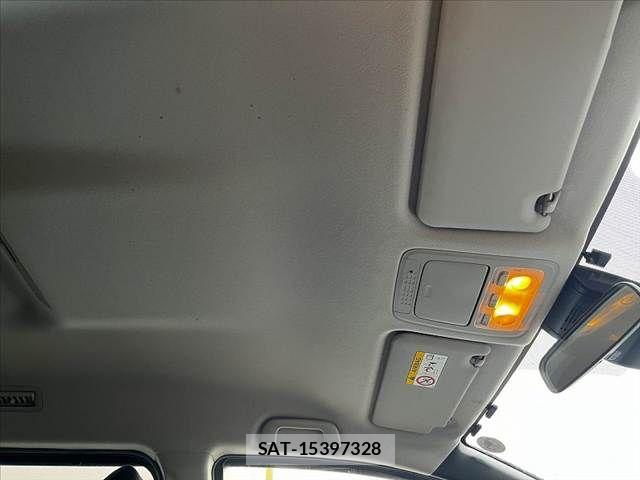 Toyota NOAH 2018-10 8628098-24