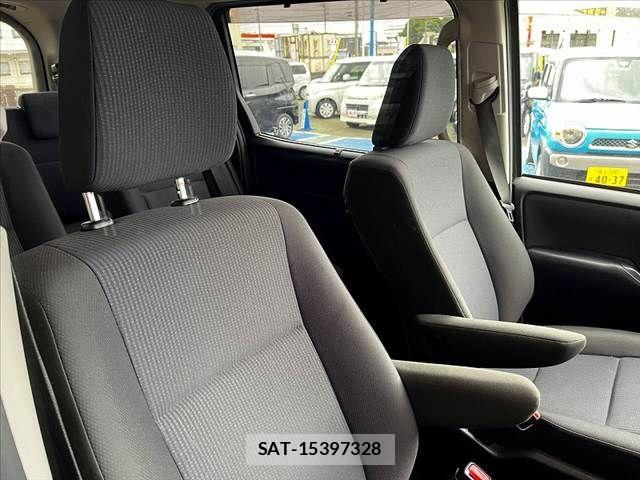 Toyota NOAH 2018-10 8628098-25
