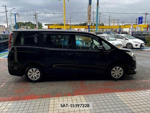 Toyota NOAH 2018-10 8628098-5