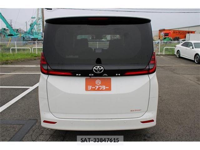 Toyota NOAH 2022-03 8628093-10