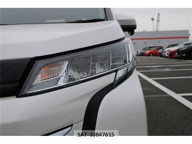 Toyota NOAH 2022-03 8628093-14