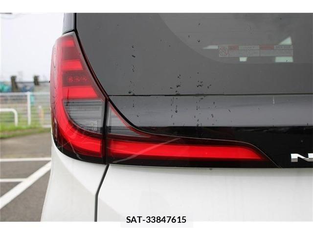 Toyota NOAH 2022-03 8628093-17