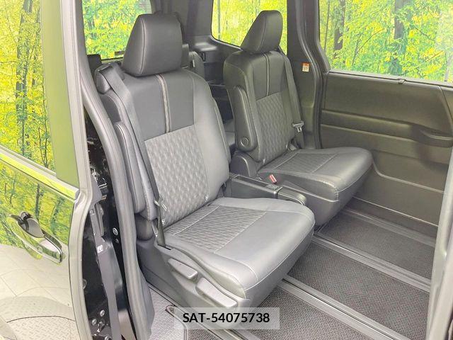 Toyota NOAH 2022-06 8628086-8