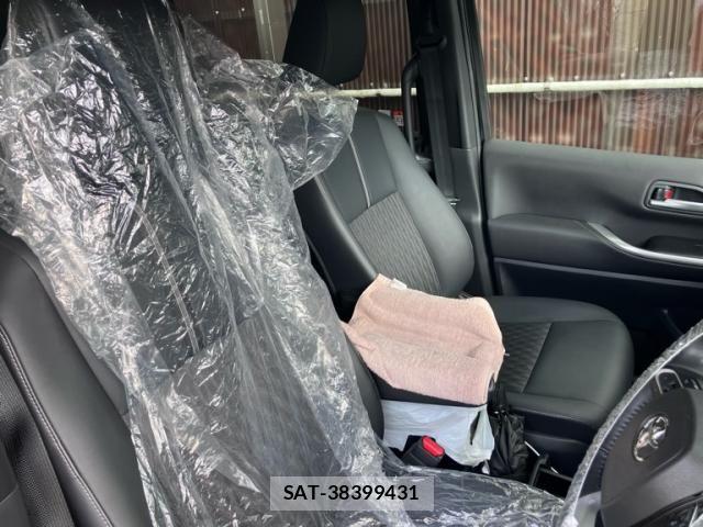 Toyota NOAH 2023-01 8628091-12