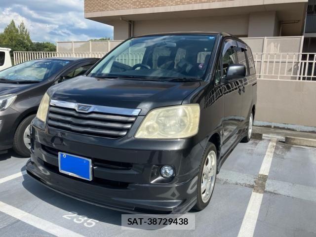 Toyota NOAH 2004-02 8628107-1