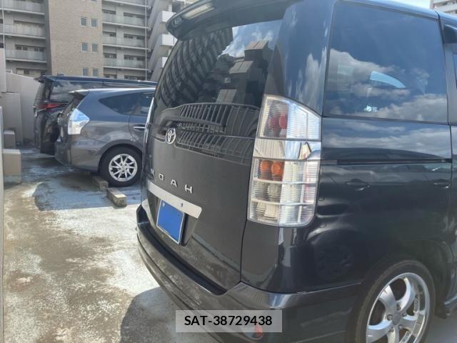 Toyota NOAH 2004-02 8628107-3