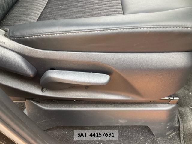 Toyota NOAH 2023-07 8628088-13
