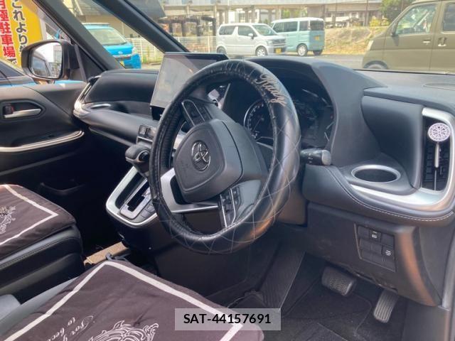 Toyota NOAH 2023-07 8628088-15