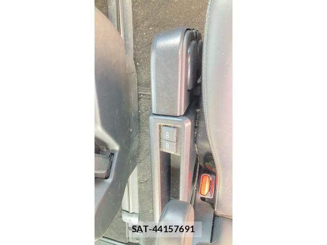 Toyota NOAH 2023-07 8628088-26