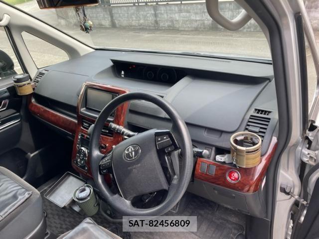 Toyota NOAH 2011-11 8628102-13