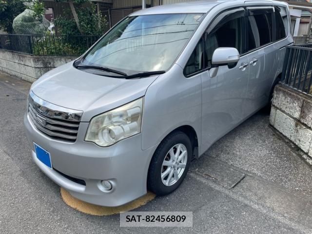 Toyota NOAH 2011-11 8628102-2