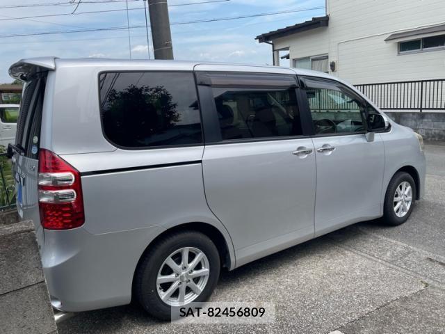 Toyota NOAH 2011-11 8628102-5
