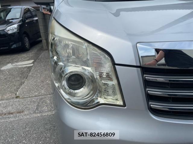 Toyota NOAH 2011-11 8628102-7