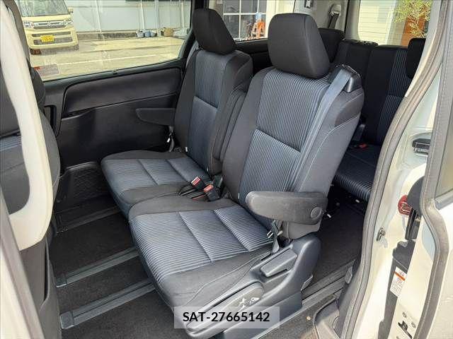 Toyota NOAH 2014-06 8628099-18