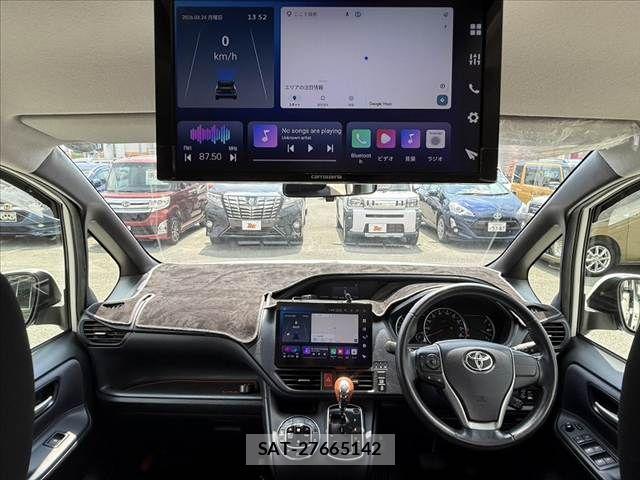 Toyota NOAH 2014-06 8628099-1