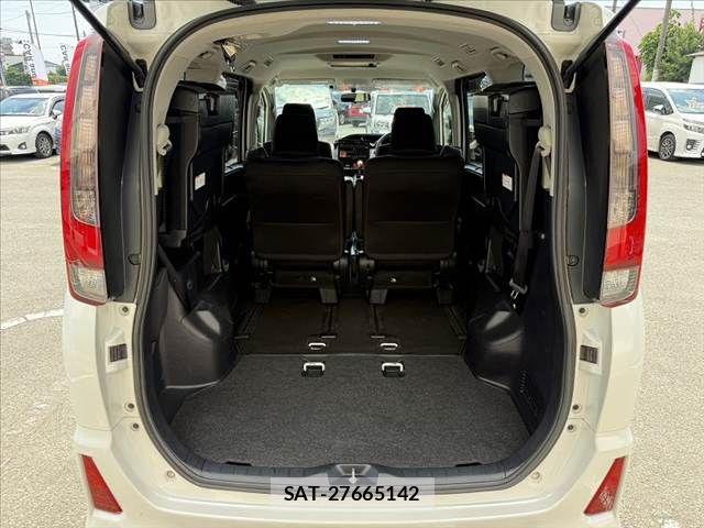 Toyota NOAH 2014-06 8628099-22