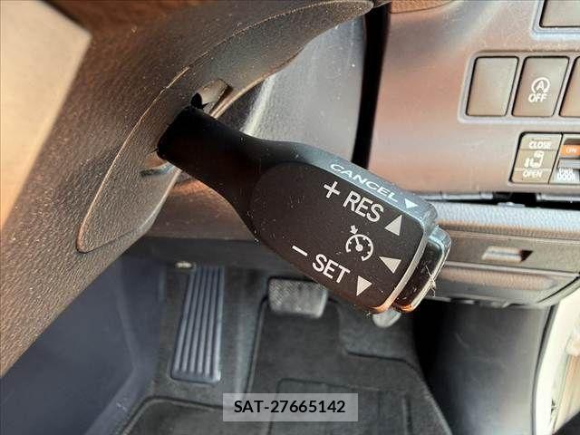Toyota NOAH 2014-06 8628099-24