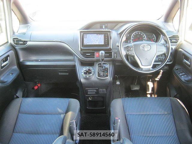 Toyota NOAH 2016-01 8628097-1