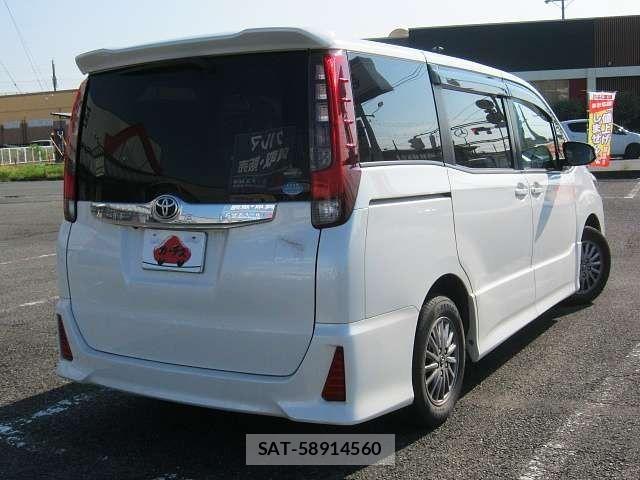 Toyota NOAH 2016-01 8628097-2