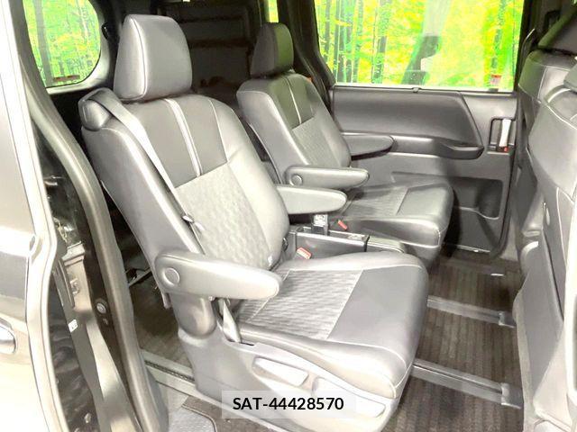 Toyota NOAH 2024-05 8628083-9