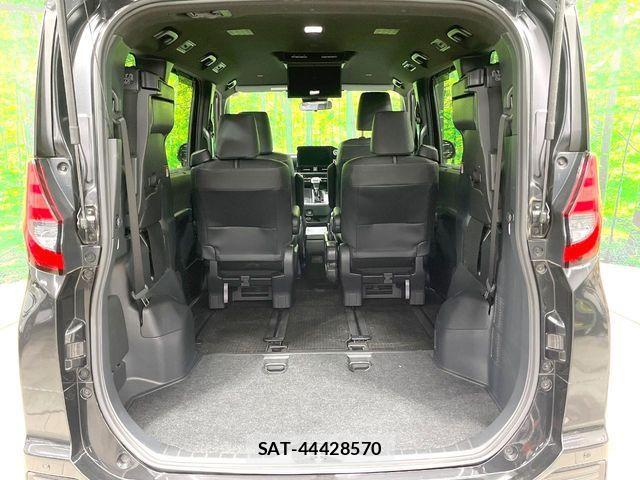 Toyota NOAH 2024-05 8628083-11