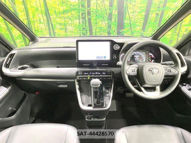 Toyota NOAH 2024-05 8628083-1