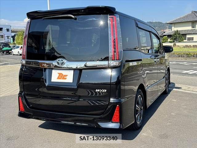 Toyota NOAH 2017-12 8628096-12