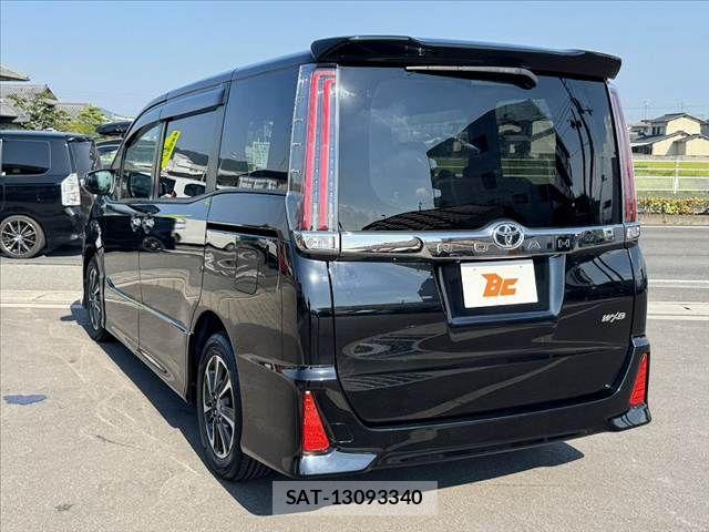 Toyota NOAH 2017-12 8628096-14