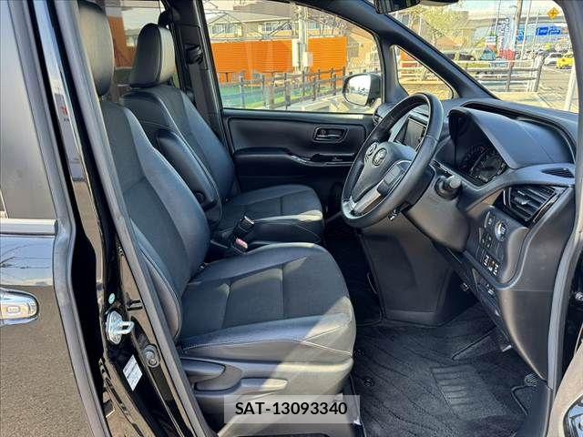 Toyota NOAH 2017-12 8628096-15