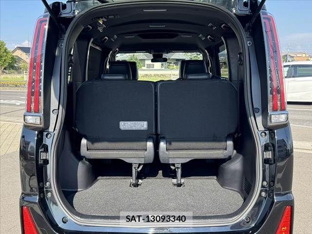 Toyota NOAH 2017-12 8628096-21