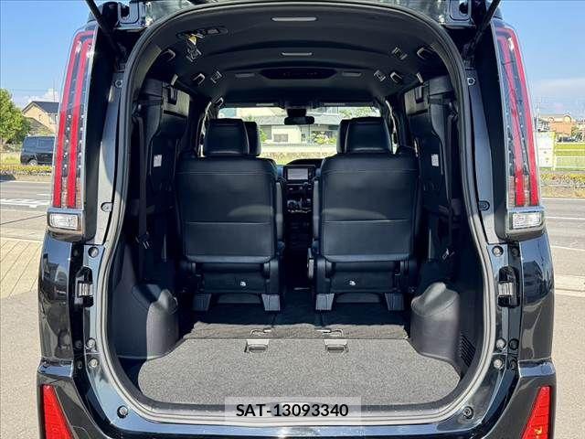 Toyota NOAH 2017-12 8628096-22