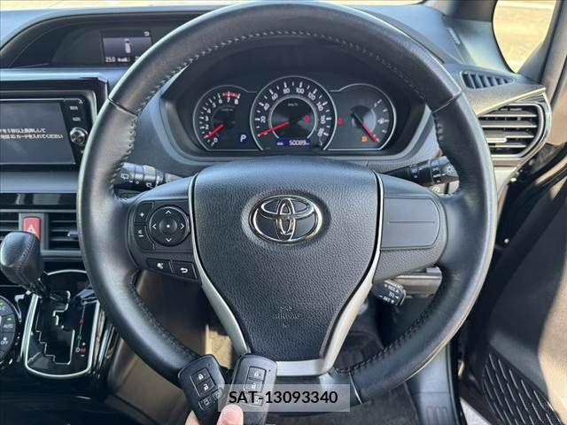Toyota NOAH 2017-12 8628096-3