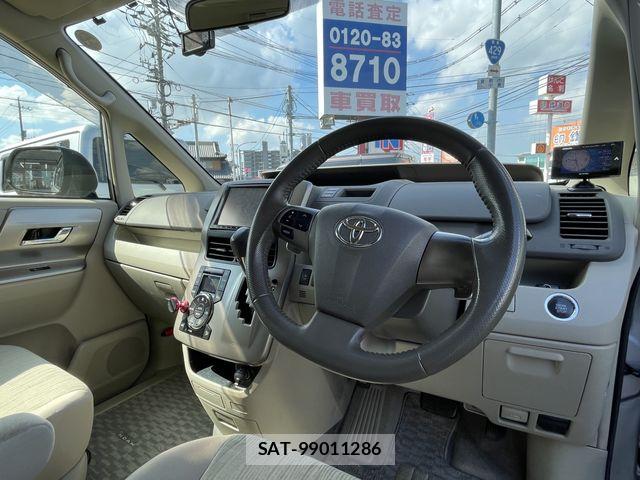 Toyota NOAH 2012-03 8666651-9