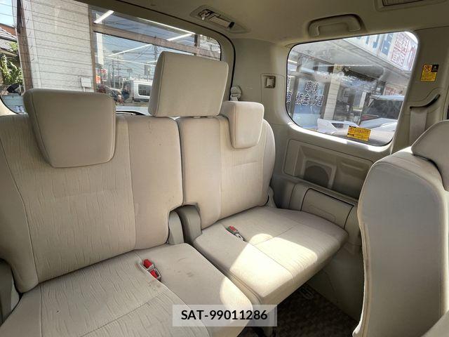 Toyota NOAH 2012-03 8666651-12