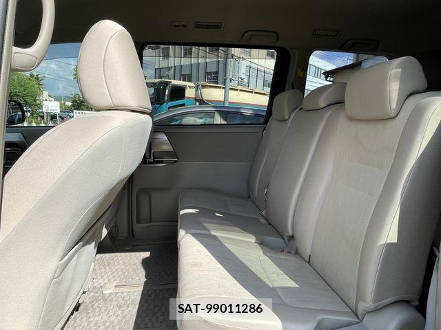 Toyota NOAH 2012-03 8666651-14