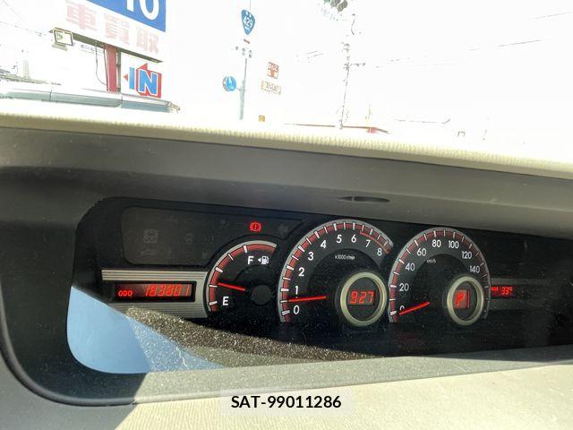 Toyota NOAH 2012-03 8666651-17
