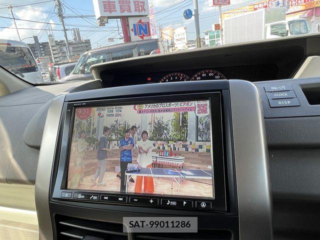 Toyota NOAH 2012-03 8666651-26