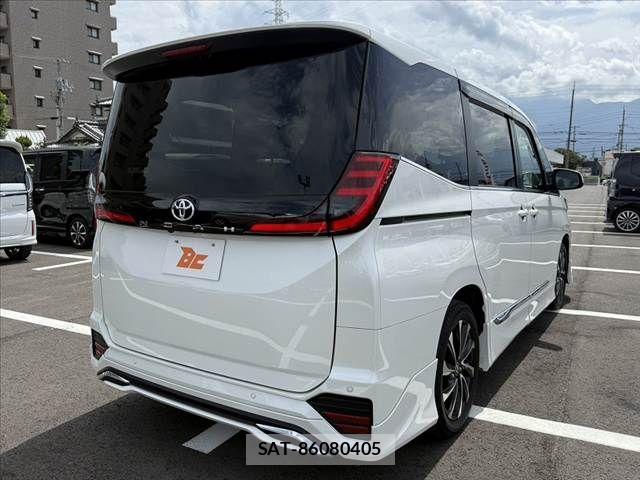 Toyota NOAH 2023-09 8660688-14