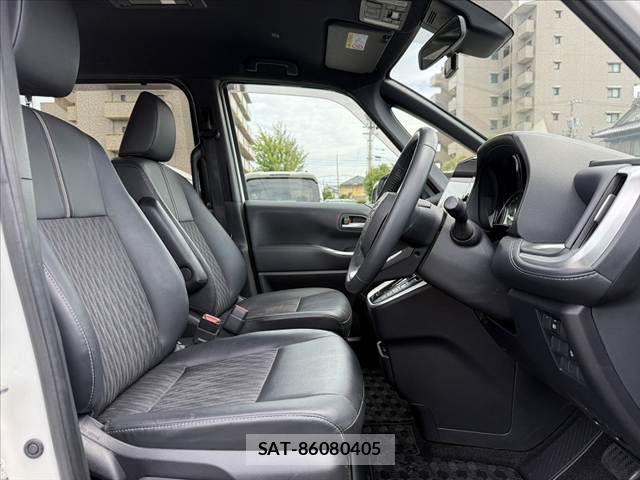 Toyota NOAH 2023-09 8660688-15
