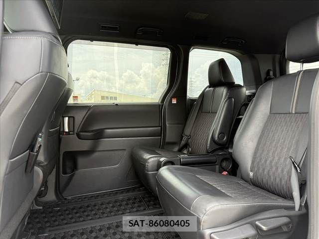 Toyota NOAH 2023-09 8660688-18