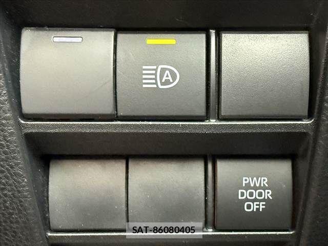 Toyota NOAH 2023-09 8660688-25