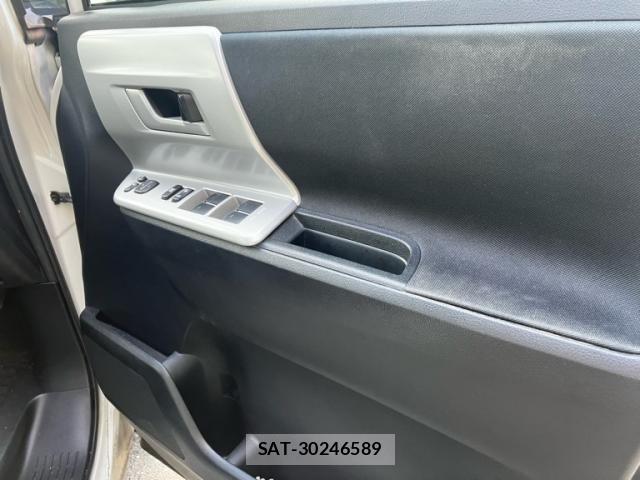Toyota NOAH 2013-07 8660699-15