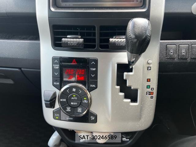 Toyota NOAH 2013-07 8660699-21