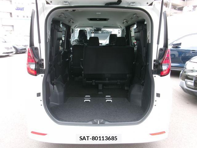Toyota NOAH 2023-05 8660690-14