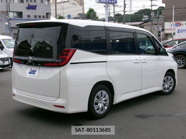 Toyota NOAH 2023-05 8660690-3