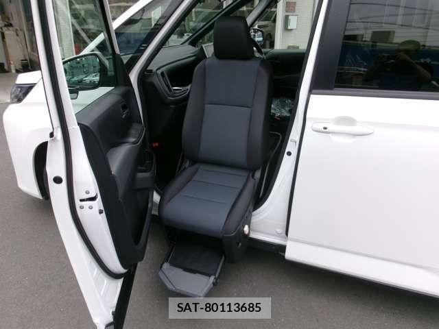 Toyota NOAH 2023-05 8660690-5