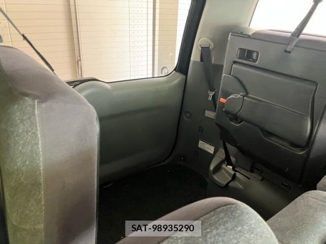 Toyota NOAH 2005-10 8660710-17